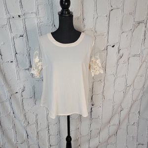 KAII, Juniors Cream Lace Embroidered Sleeve Top, size L